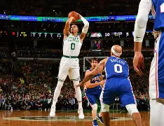 米兰体育-塔图姆关键时刻晋级Scout新星关键助攻表现惊艳，穆古鲁扎连续二十场比赛得分超过夺冠看傻球迷(塔图姆进了几次总决赛)