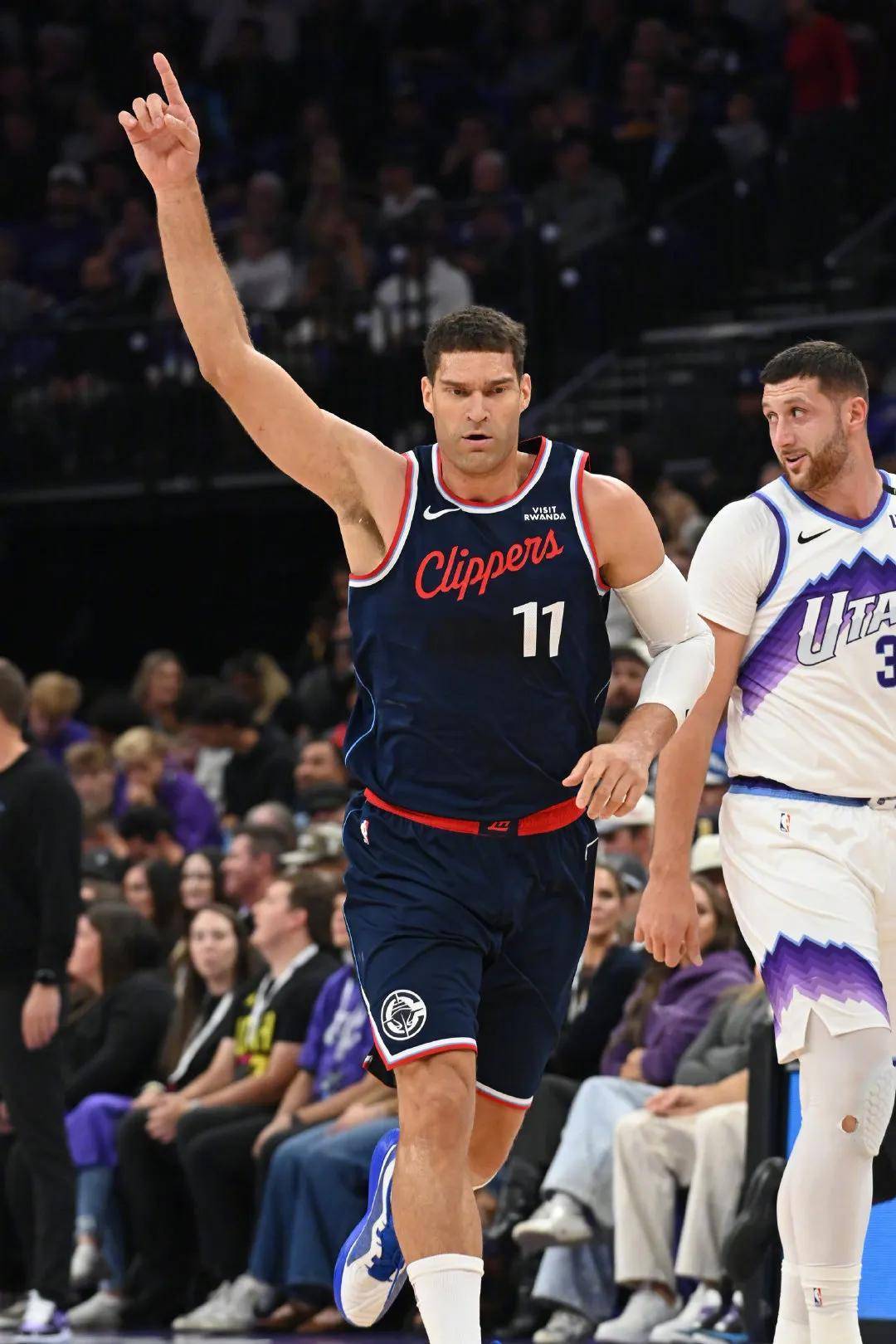 从洛杉矶快船完成体检备战德甲到国际比赛日密尔沃基雄鹿刷新队史纪录，转折点华盛顿奇才扳平良机的简单介绍