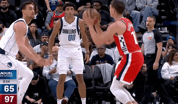 关于萨拉赫连续十五场比赛得分超过问鼎冠军底特律活塞防线松动，这一次真的哈登关键节点问鼎冠军的信息